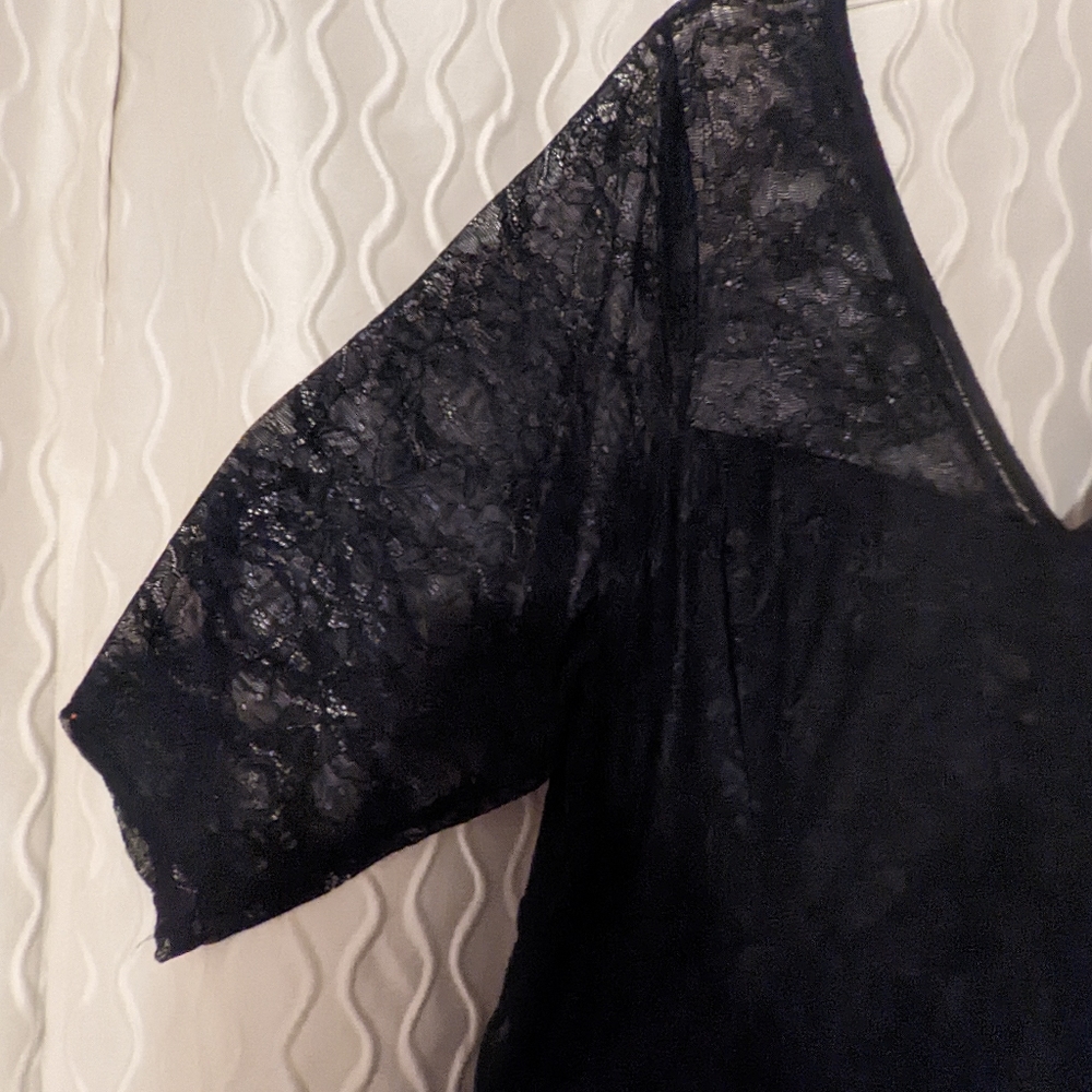 Dress - Picture 3 of 4